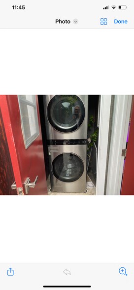 Building Photo - 1200 Tamarind Ave