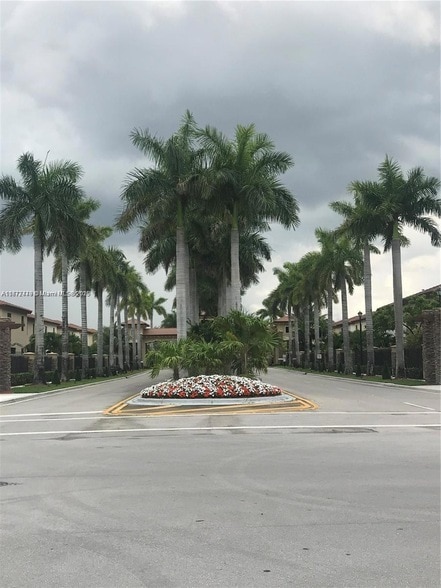 Building Photo - 8965 NW 98th Ave