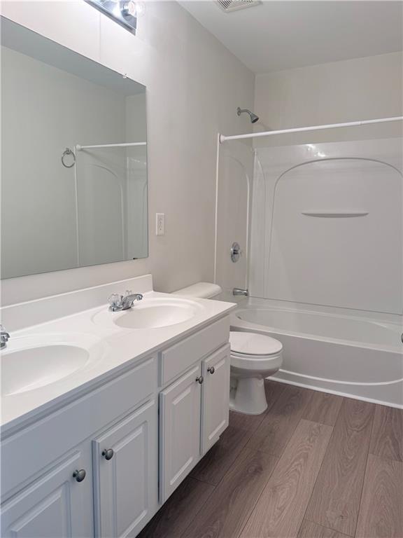 Building Photo - 3080 Centerglen Ln