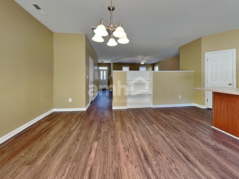 Building Photo - 104 Pearson Place