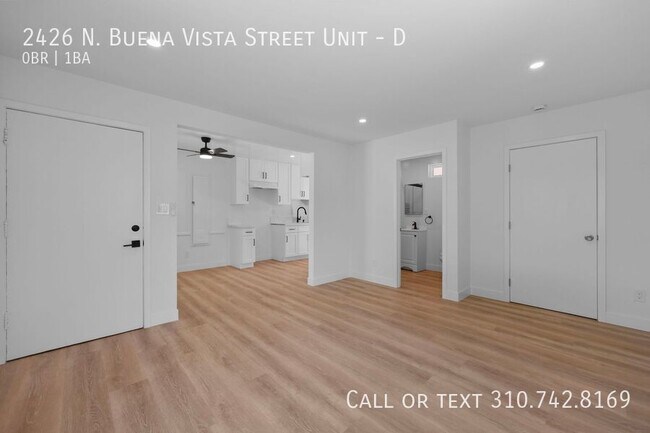Building Photo - 2426 N Buena Vista St
