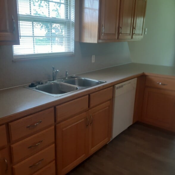 Building Photo - 331 S Casa Grande Ave