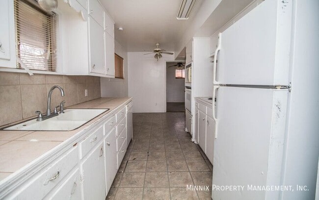 Building Photo - 1906 N Pecos St