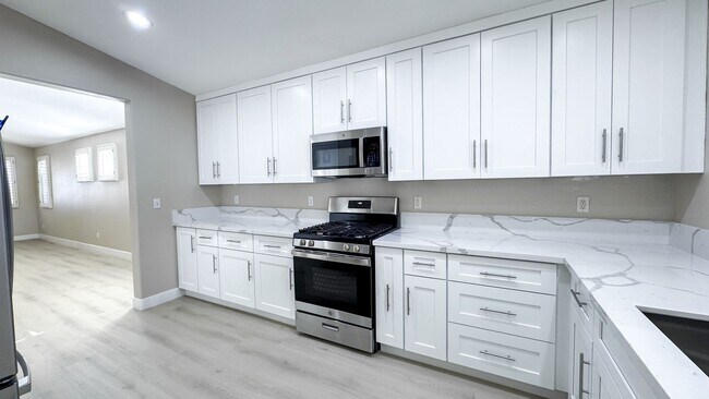 Building Photo - Upgraded Single-Story Home in Summerlin | 3 Bed, 2 Bath