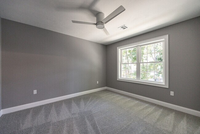 Building Photo - 122 Canal St