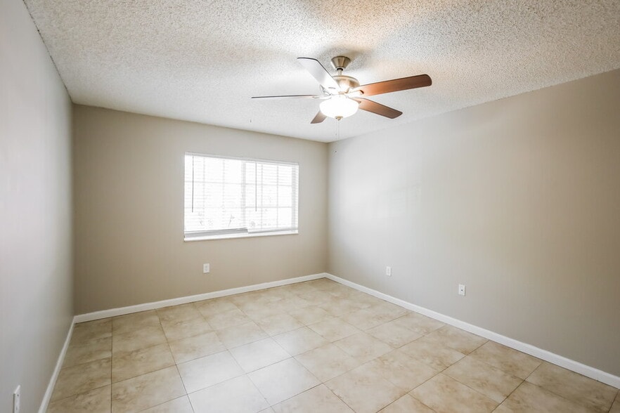 Building Photo - 40 NW 110th Ave