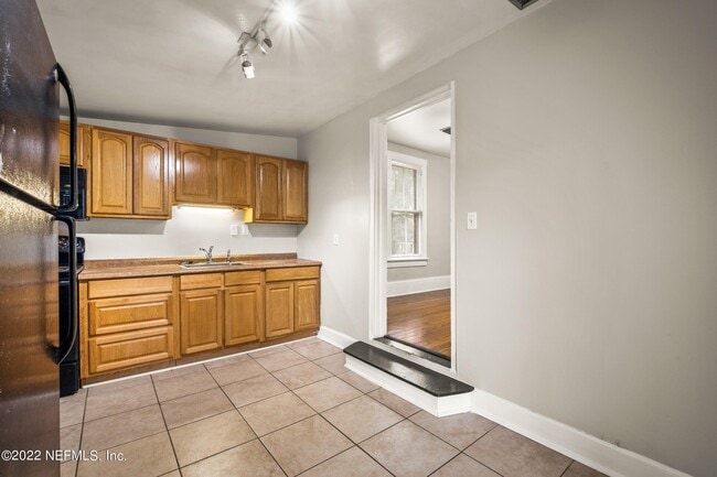 Building Photo - 1511 Belmonte Ave