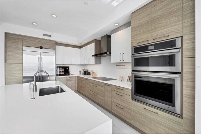 Building Photo - 1155 N Gulfstream Ave