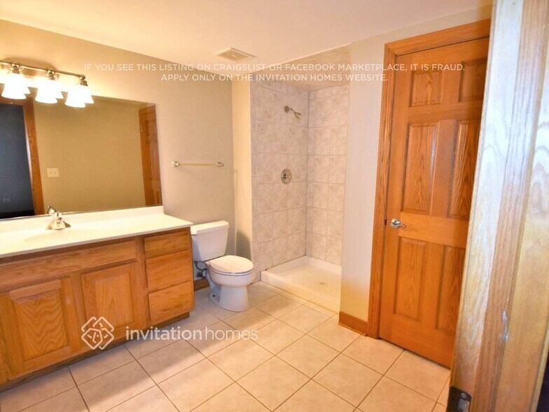 Building Photo - 8172 Parkview Ln