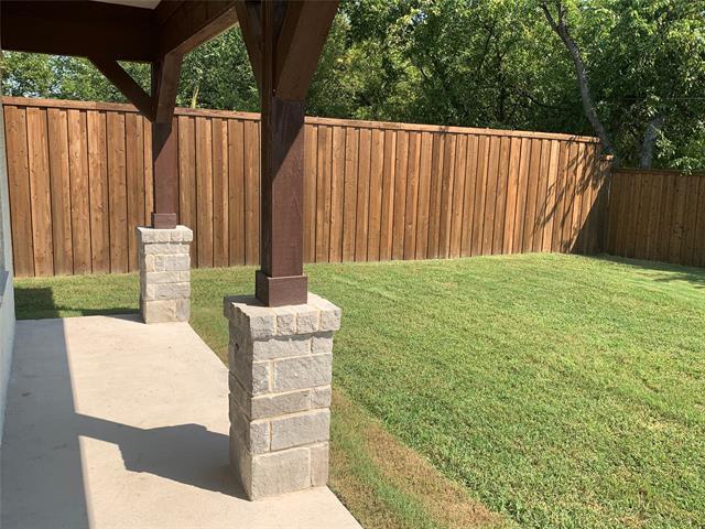 Building Photo - 208 E Park Dr