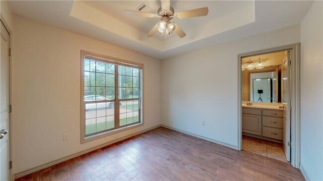 Building Photo - 115 Richards St