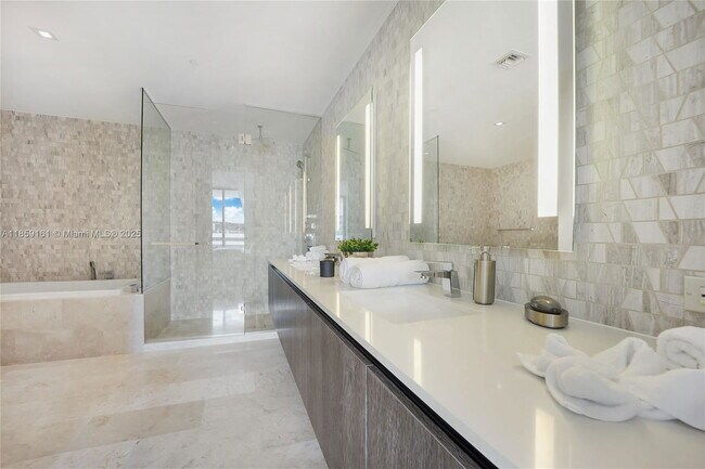 Building Photo - 88 SW 7th St