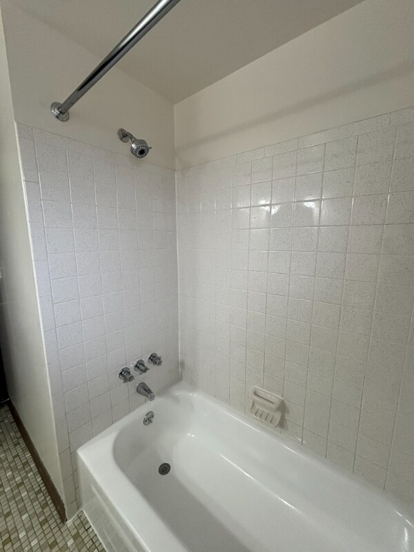 Building Photo - 110 Losson Rd