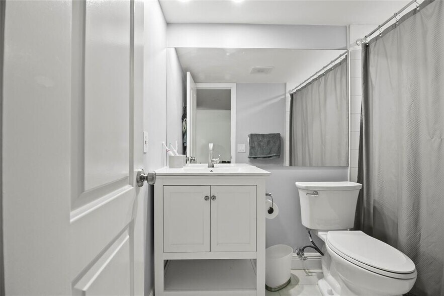 Building Photo - 2310 S Cypress Bend Dr