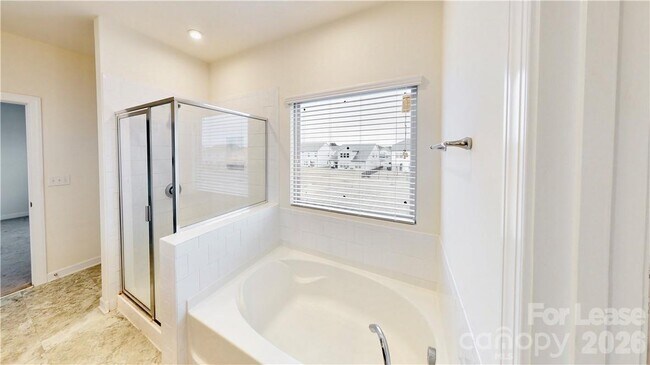 Building Photo - 4500 Collingham Dr