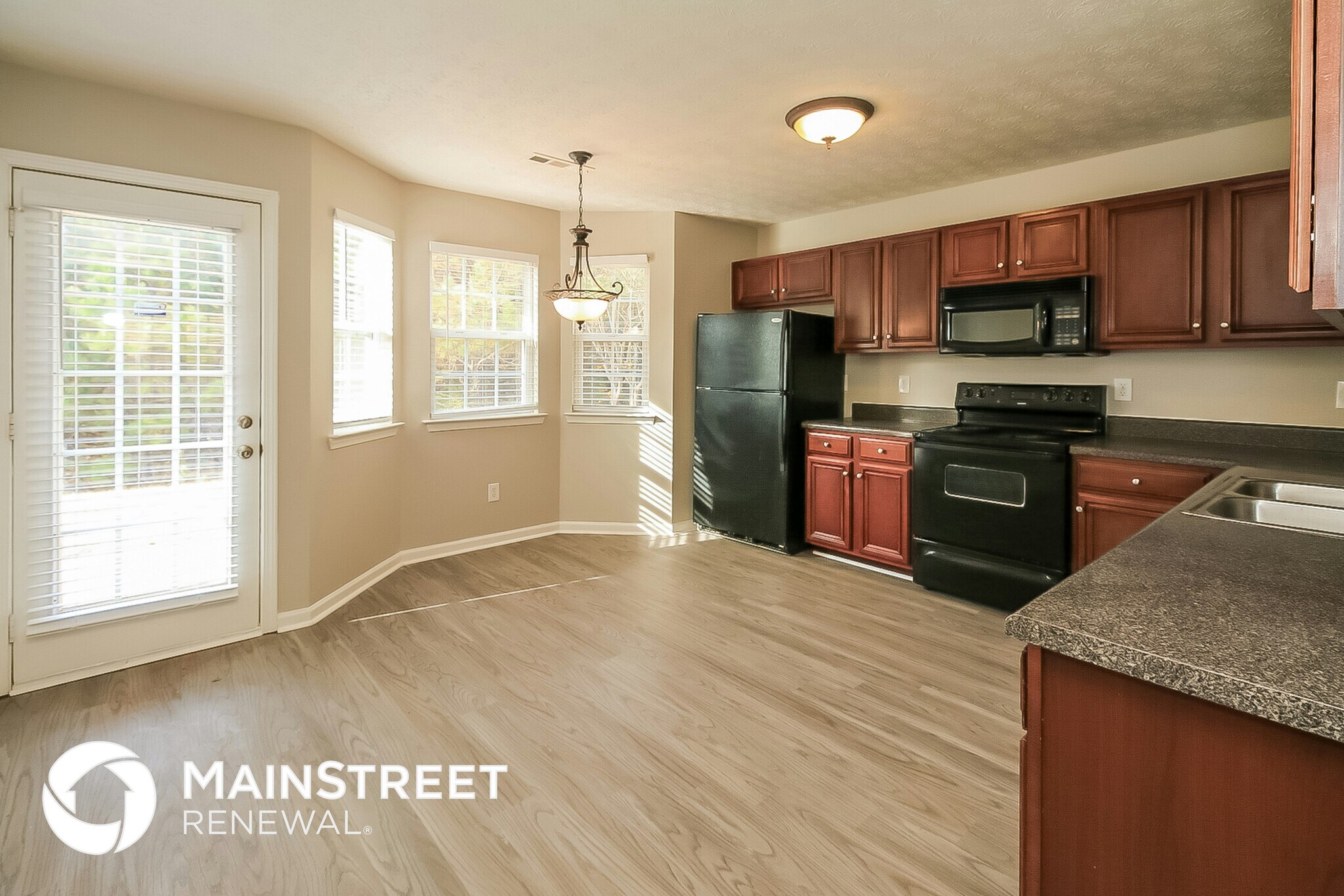 Building Photo - 7 Mineral Springs Ct