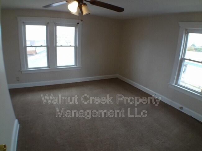 Building Photo - 136 Cleveland St