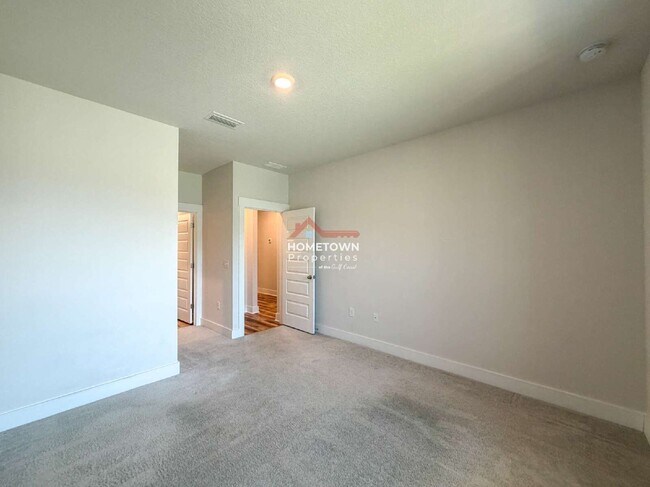 Building Photo - 220 Camellia Dr