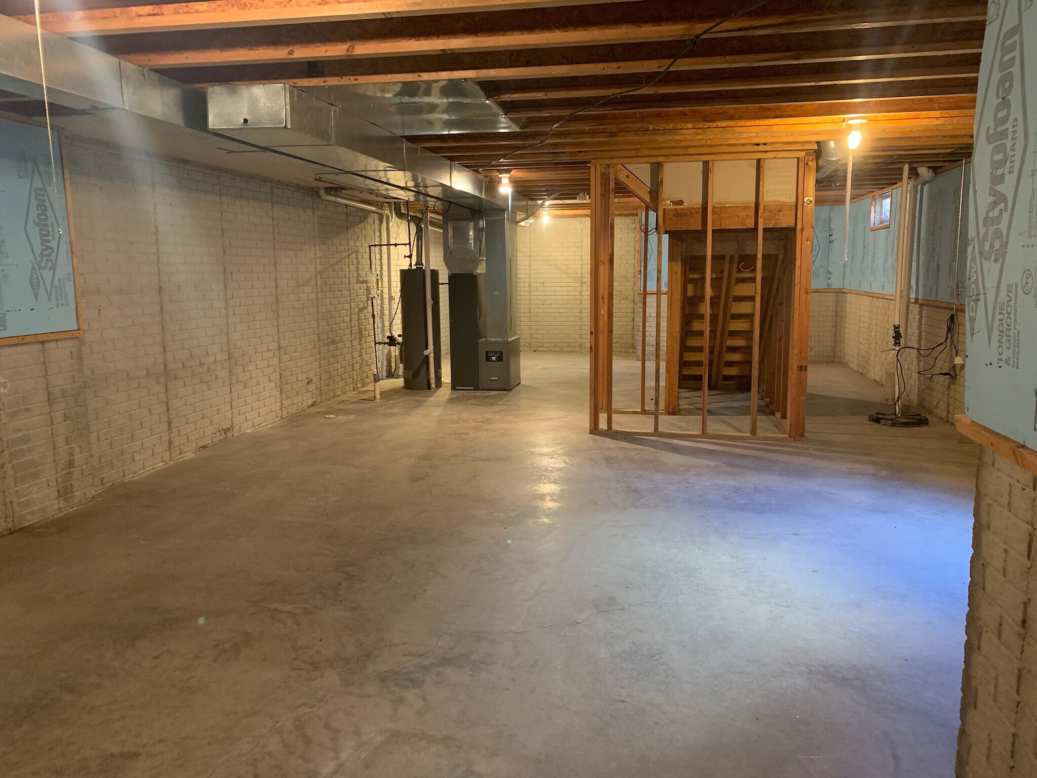 Building Photo - 313 N Cherokee Dr