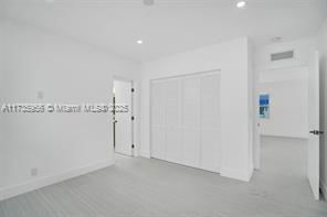 Building Photo - 7915 Hawthorne Ave