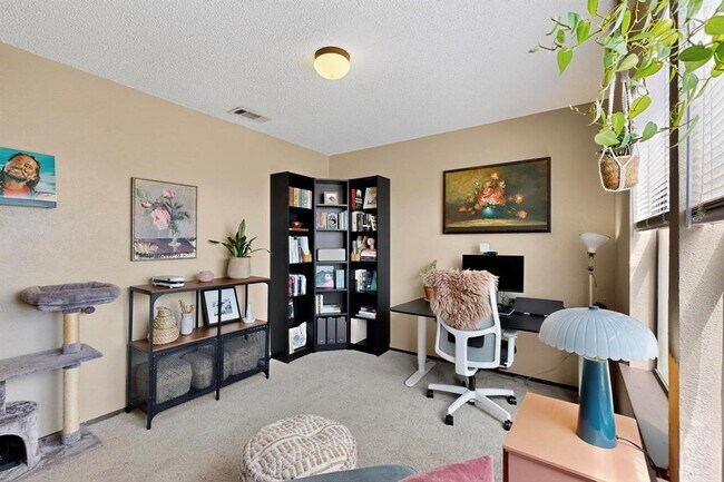 Building Photo - 7304 Eganhill Dr