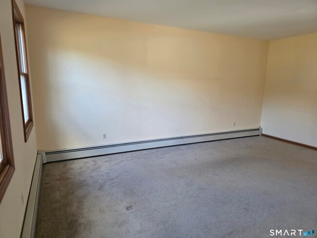 Building Photo - 25 Brook Pine Dr