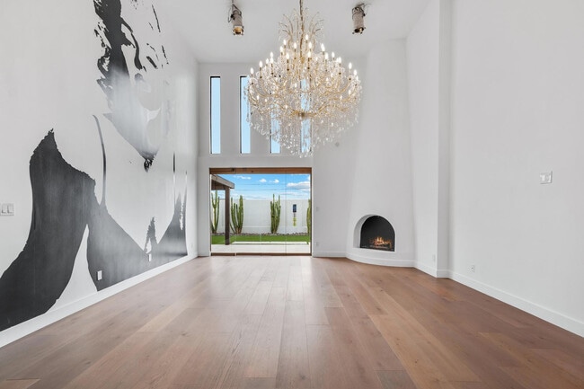 Building Photo - 6814 N 72nd Pl