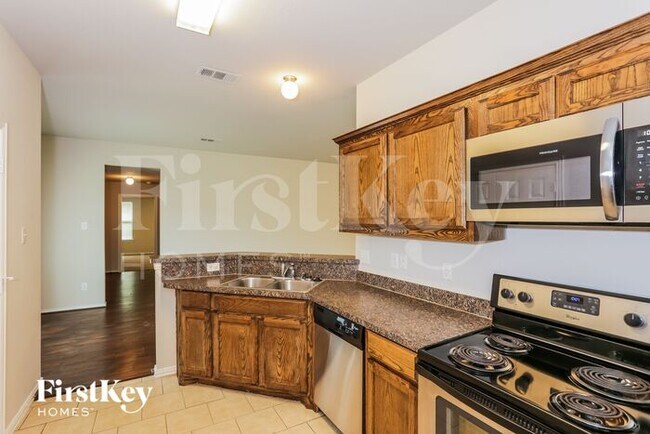 Building Photo - 1210 Jewel Ln