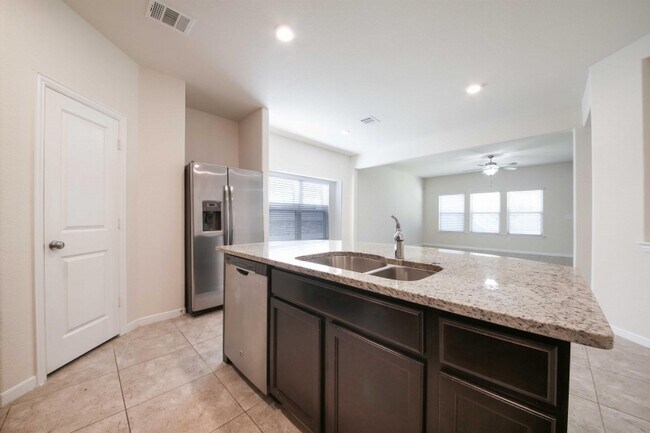 Building Photo - 14002 Madrigal Ln