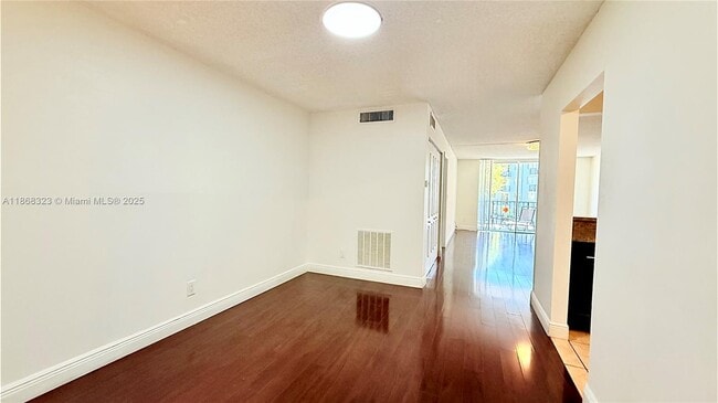 Building Photo - 1465 NE 123rd St