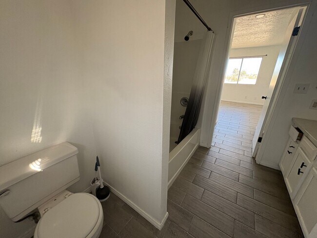 Building Photo - 74077 Cactus Dr