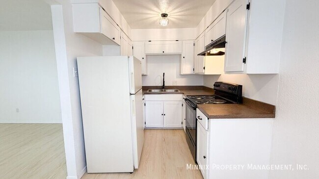 Building Photo - 5005 Avenue W