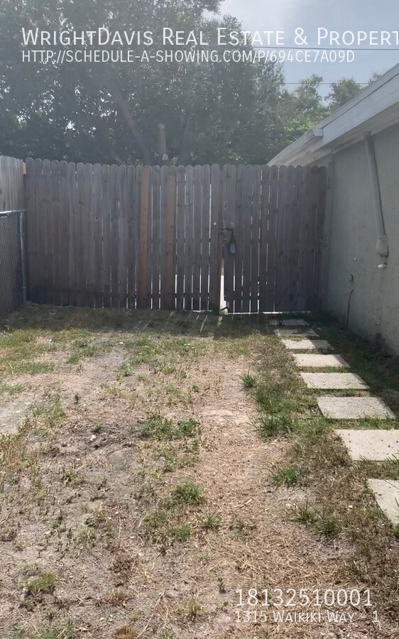 Clair Mel City efficiency offers 1/1 with 1315 Waikiki Way Tampa