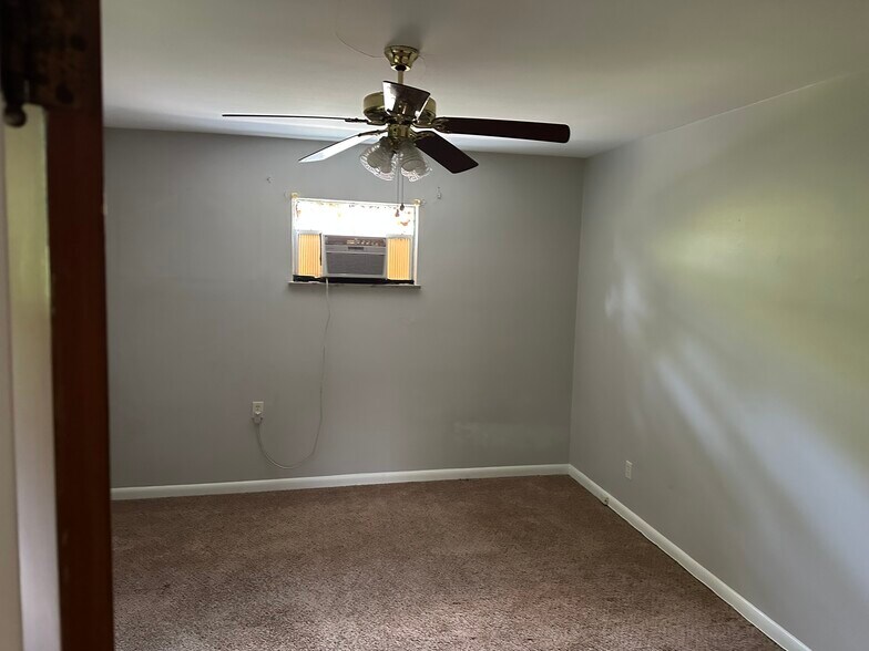 Building Photo - 21 Montvale Ct