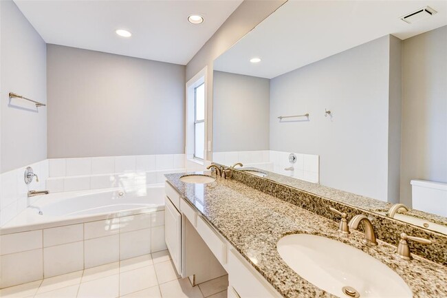 Building Photo - 6012 Kirby Dr