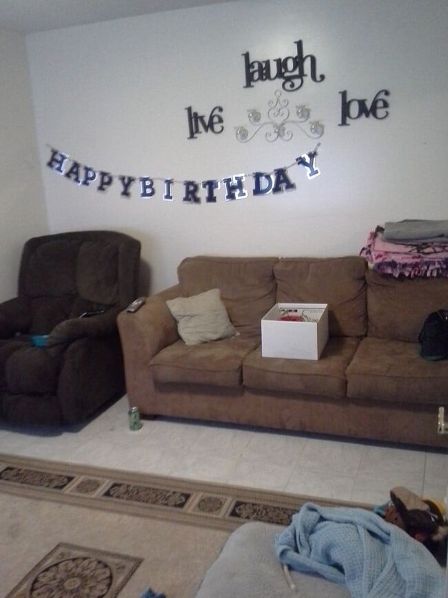 Building Photo - Cheeseplant Apartments