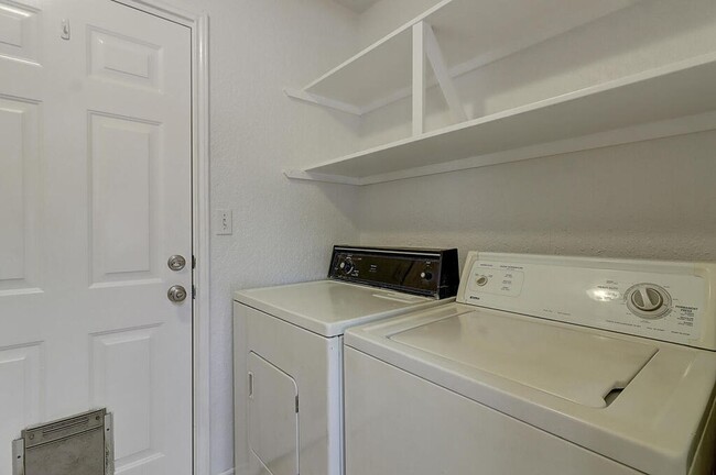 Building Photo - 15321 Dasmarines - 3/bed 2/bath $2,099/mo