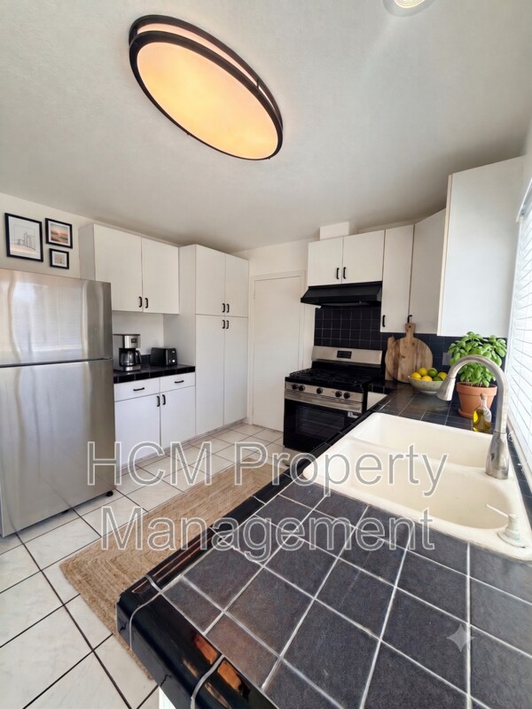 Building Photo - 23709 Maidstone Pl