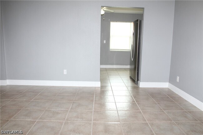 Building Photo - 334 Cape Coral Pkwy W