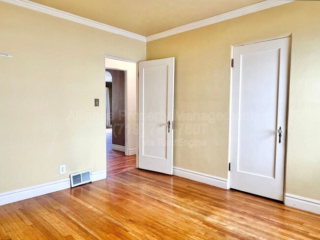 Building Photo - 401 Cheyenne Blvd