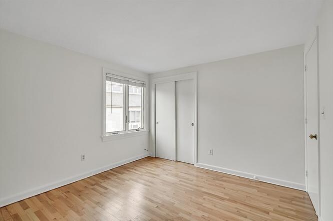Building Photo - 403 Great Rd