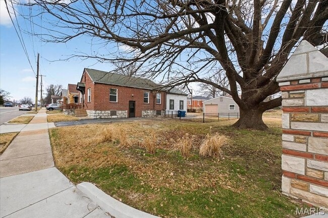 Building Photo - 3815 Bayless Ave