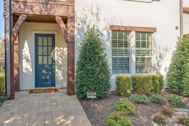 Building Photo - 528 Sandy Ln