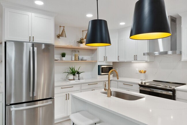 Building Photo - STUNNING 4 Level Fells Point Rowhome! WITH...
