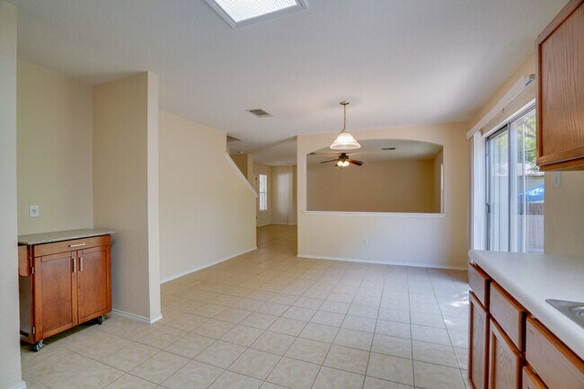 Building Photo - 17202 Ardisia Dr