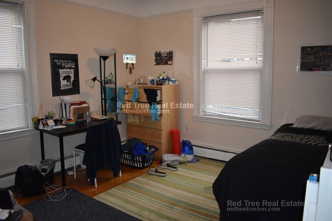 Building Photo - 48 Green St