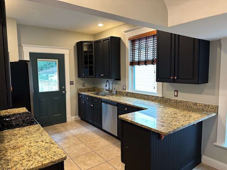 Kitchen 1 - 2065 Maple Ave
