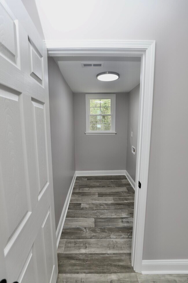 Building Photo - 11 Kendrick St