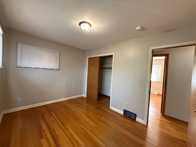 Building Photo - 1428 Keokuk St