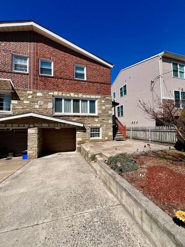 Building Photo - 2988 Welsh Rd